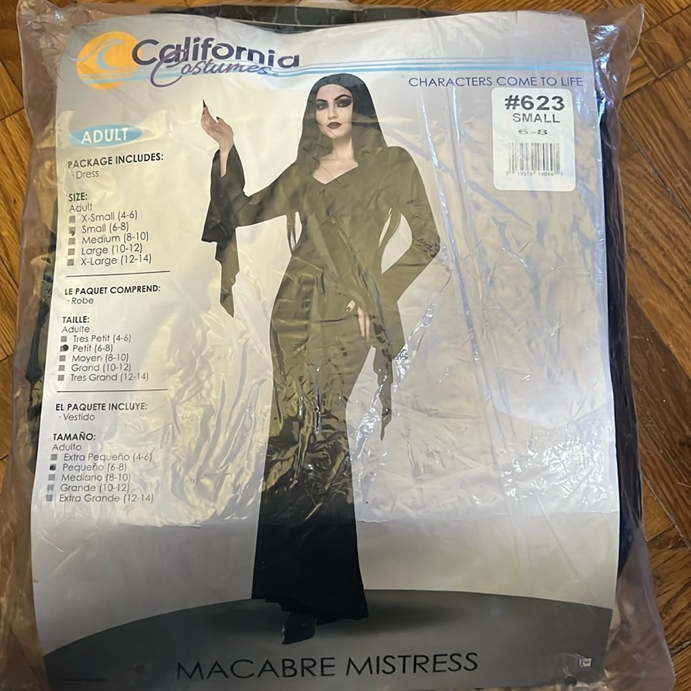 Macabre Mistress (Addams Family) custome.